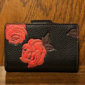 NWT-Coach-Medium Corner Zip Wallet-Floral Print/Roses🌹Black & Red-$218